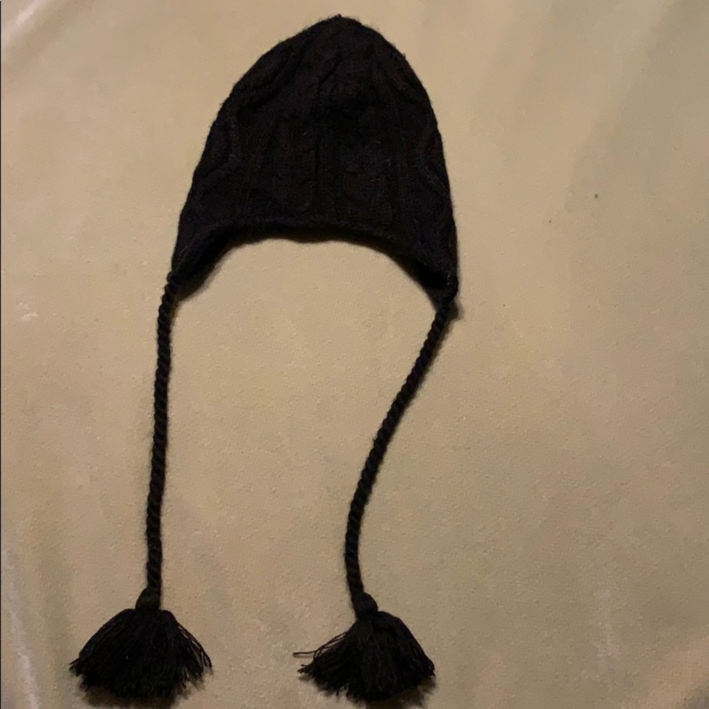 5/$20 Black winter hat with ear flaps. - Picture 2 of 7